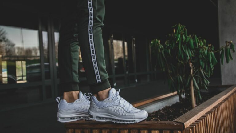 Os Tênis Nike Air Max 97 que combinam na perfeição com calças