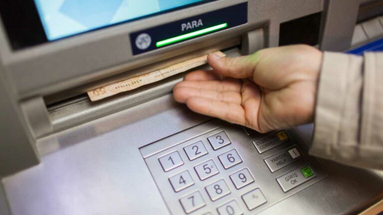 Carta de crédito: entenda o que é e como funciona