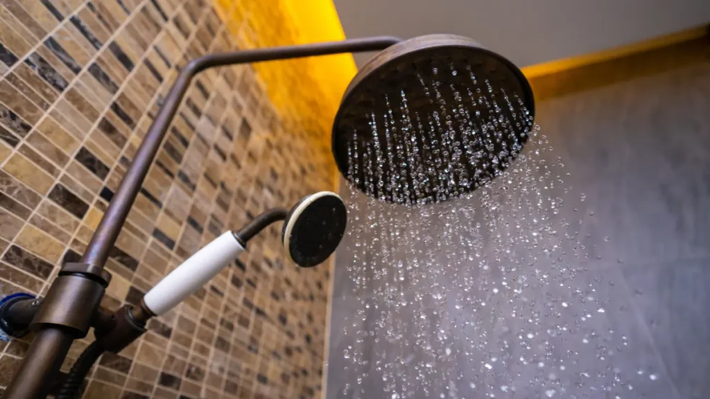 Como fazer o chuveiro sair mais água