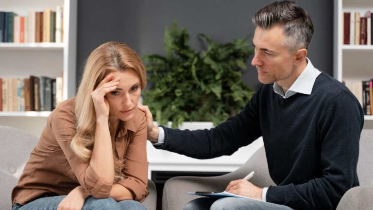 O que a psicologia diz sobre voltar com ex