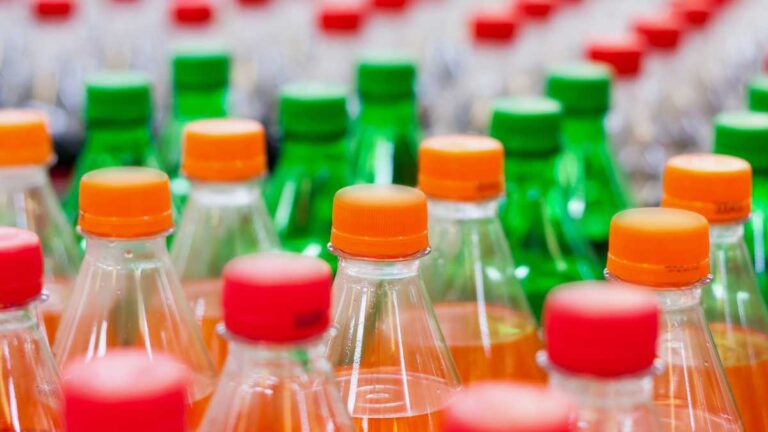 Como calcular a quantidade de refrigerantes para uma festa? Dicas para não faltar (ou sobrar) bebida