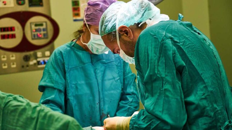 Como funciona a cirurgia a laser de hemorroida?