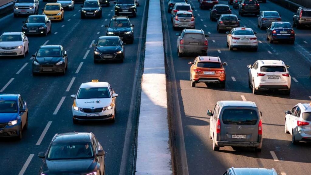 Descubra como as inovações no setor automobilístico vem ajudando a diminuir a poluição