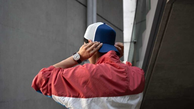 Como usar boné de forma autêntica no estilo streetwear