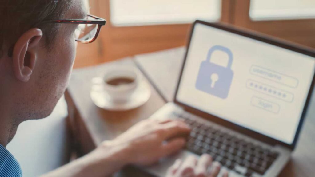 Privacidade em foco: 6 passos para remover dados indesejados da internet