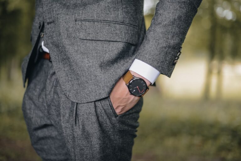 Como a calça de alfaiataria se tornou a peça-chave do homem moderno