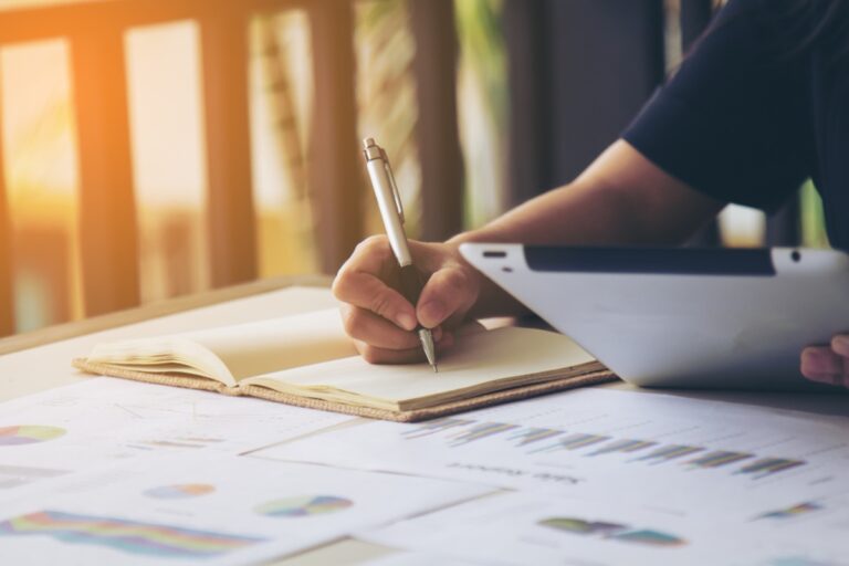 Como definir uma trajetória de estudos alinhada aos objetivos pessoais e profissionais